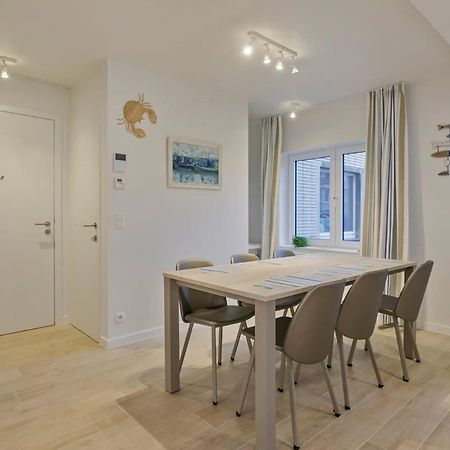 Huswell - Stunning Apartment At The Beachfront Of De Haan Exterior foto