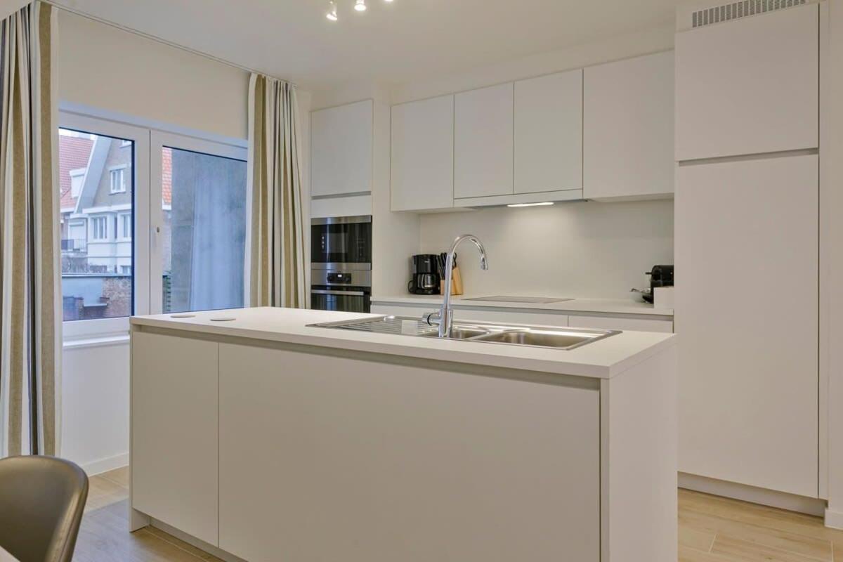 Huswell - Stunning Apartment At The Beachfront Of De Haan Exterior foto